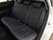 Banco traseiro com capa automotiva instalada